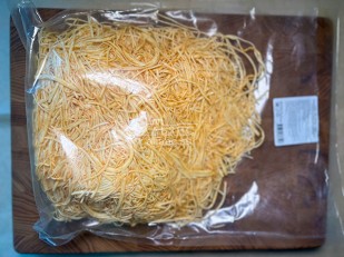 Сырный продукт ФЕРМЕРСКИЙ бочонок белый: Сырный продукт ФЕРМЕРСКИЙ паутинка с паприкой