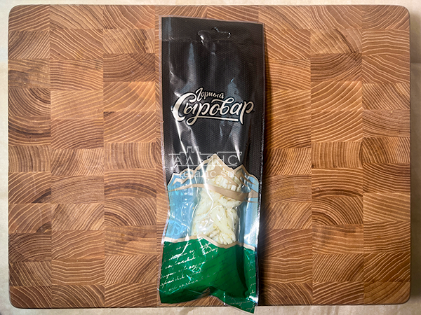 Сыр 100 гр ГОРНЫЙ СЫРОВАР (Косичка с укропом и чесноком) в Первоуральске