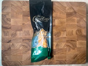 Сыр 60 гр ГОРНЫЙ СЫРОВАР (Нити аджика): Сыр 100 гр ГОРНЫЙ СЫРОВАР (Косичка копчёная)